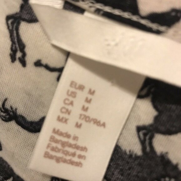 HORSE Theme knit top.  Size Medium.  Brand?  1/4 Button Down.  Back Yoke.  B22 - Picture 5 of 6